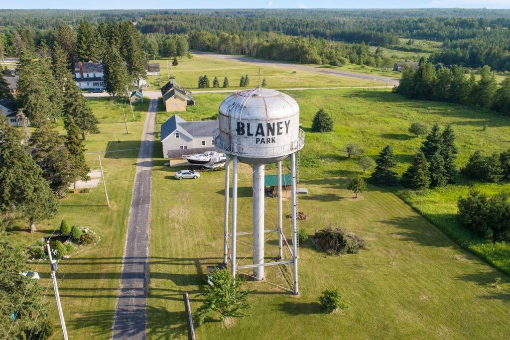 Centrally Located - Historic Blaney Park- Michigan Germfask 外观 照片